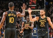 华体会官网入口-黄蜂全队爆发，大胜老鹰结束连败的简单介绍