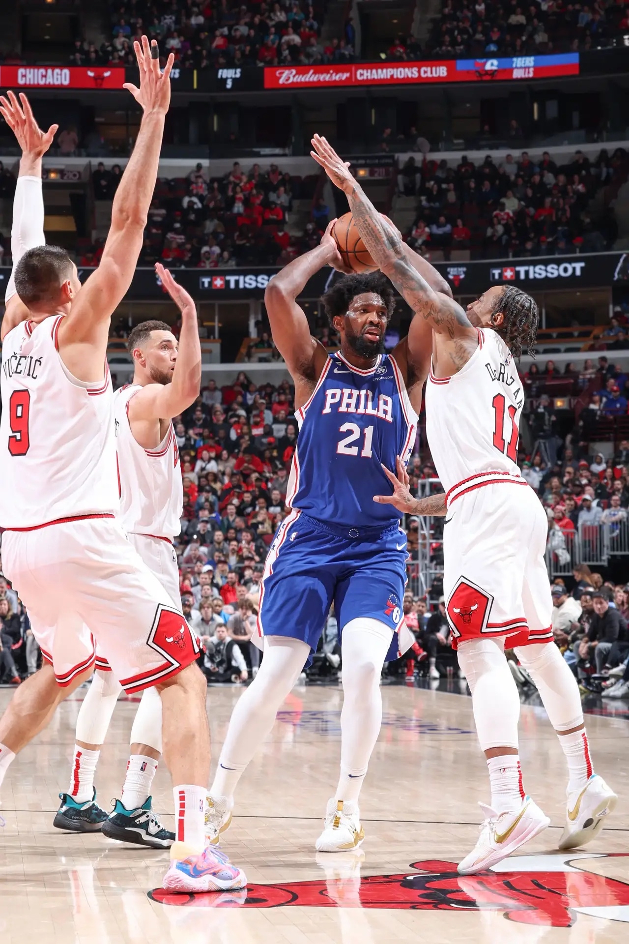 活塞主帅透露球队正在寻找新援加快提升战斗力的简单介绍