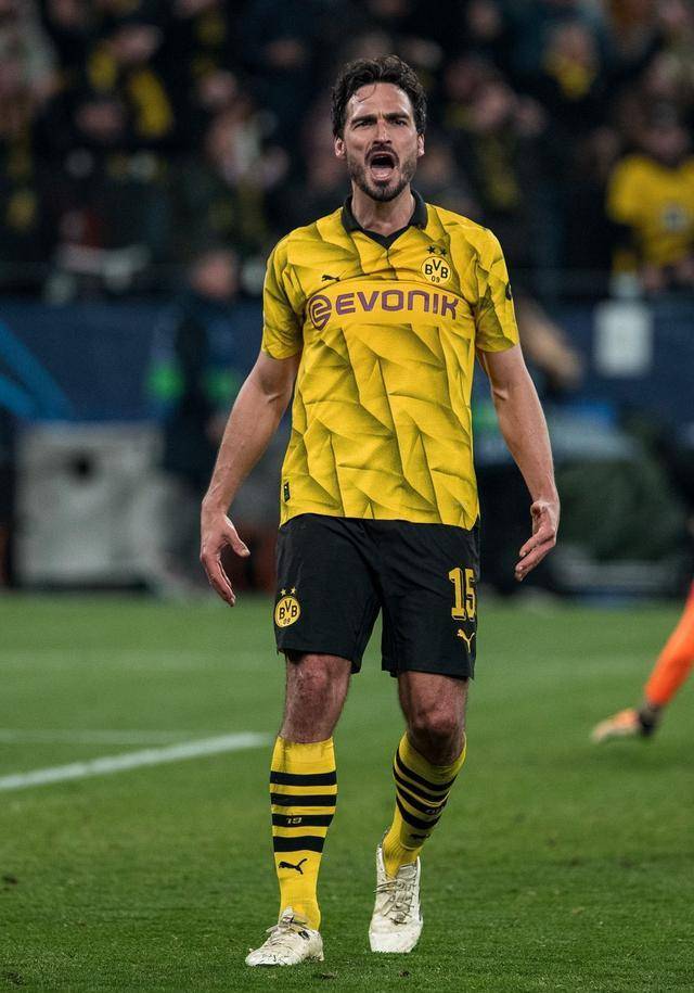 多特蒙德队顽强拼搏取得进步