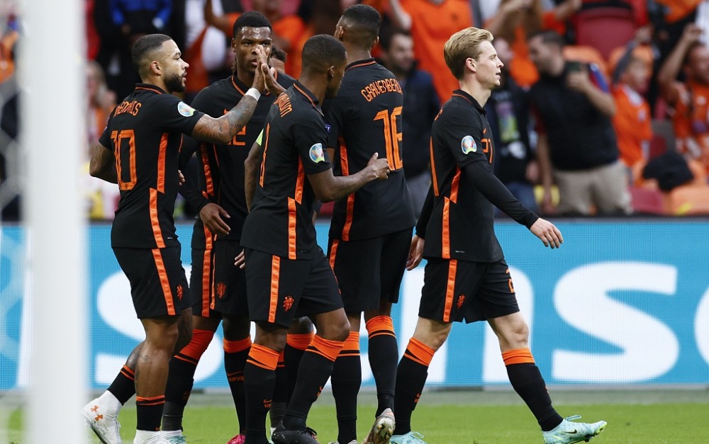 包含布林德特助攻，比利时3-1战胜芬兰晋级欧洲杯16强的词条