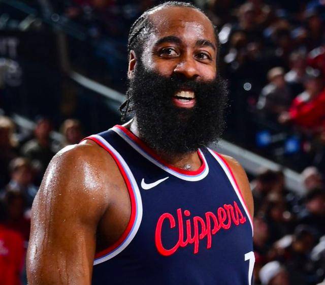 包含哈登连续4场得分超过40分，刷新自己最佳纪录的词条