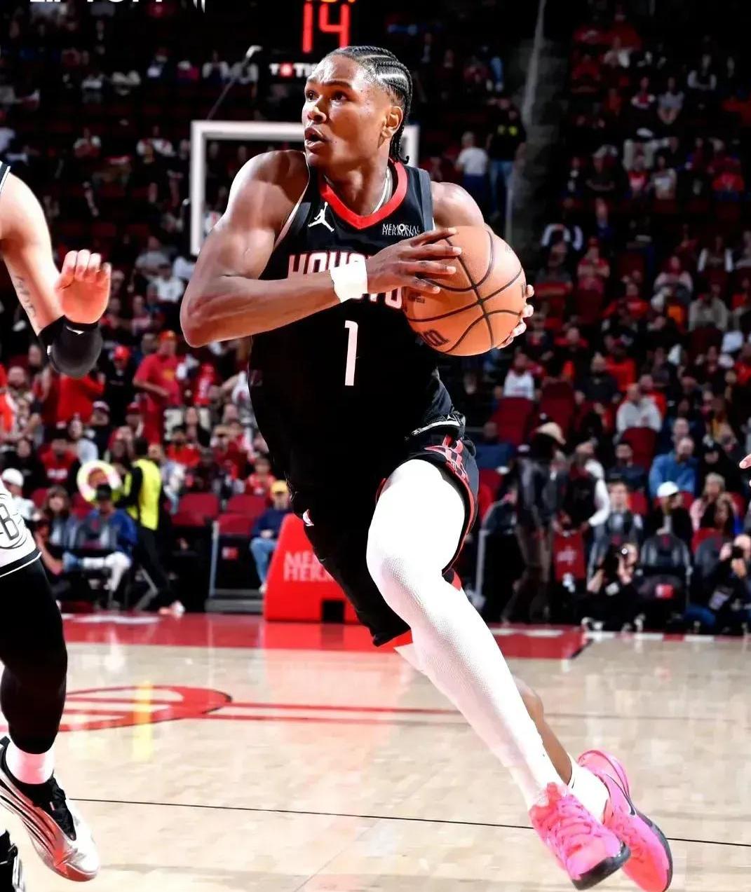 火箭双核砍分，力压开拓者