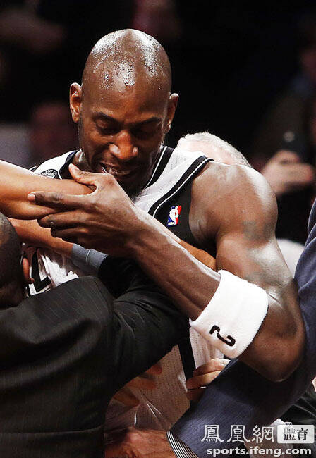 火箭险胜篮网，取得六连胜