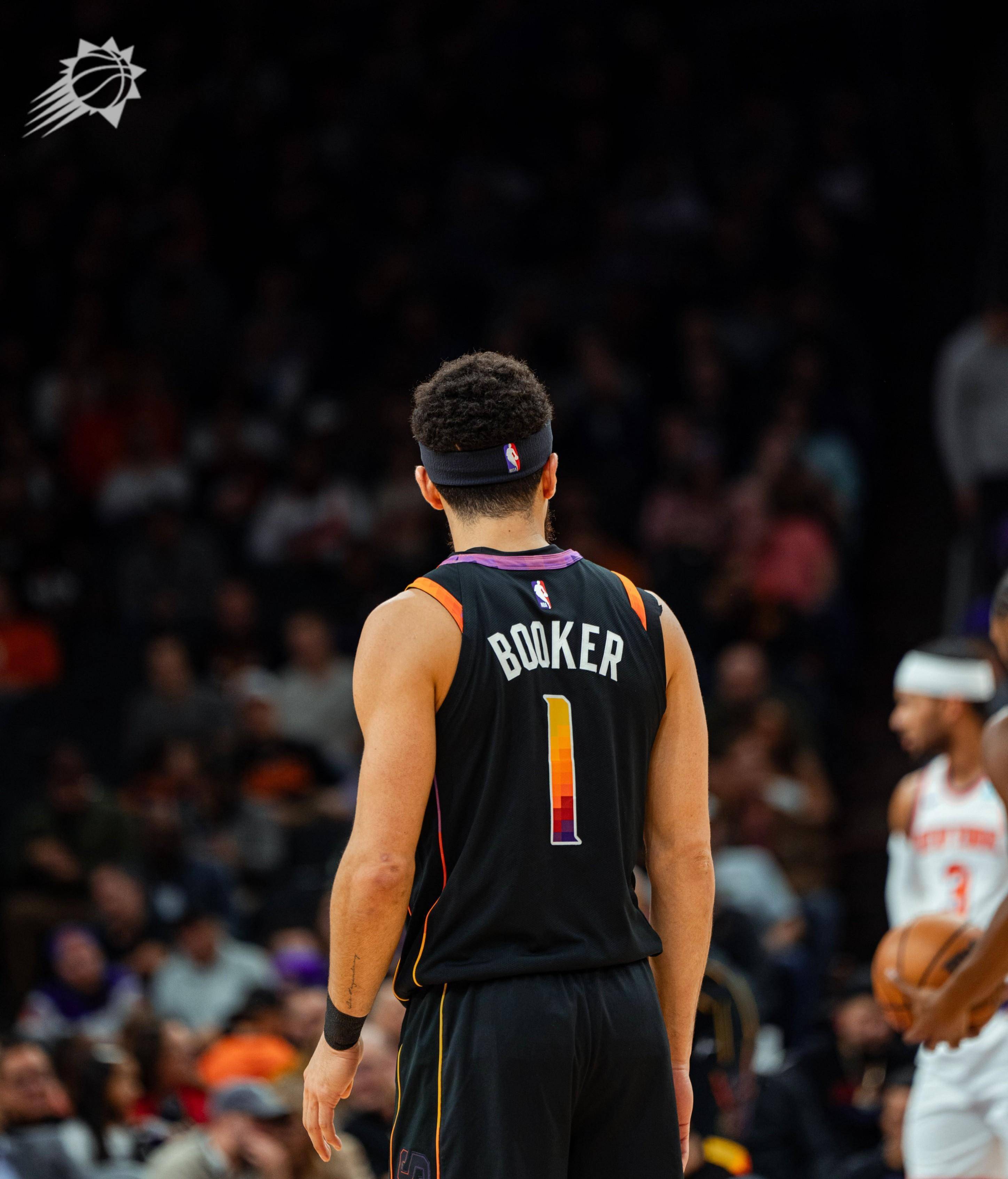 包含尼克斯负于太阳，巴雷特22分6篮板的词条