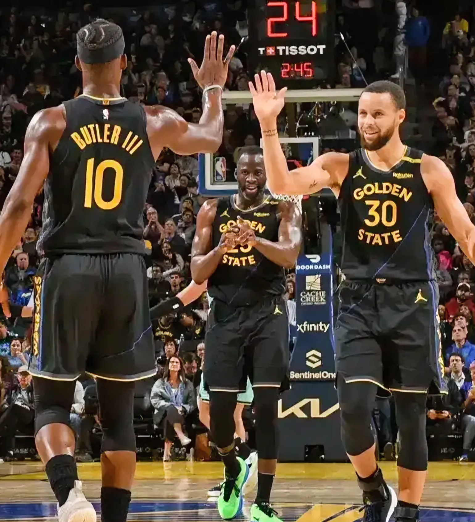 黄蜂全队爆发,大胜老鹰结束连败的简单介绍 黄蜂全队爆发,大胜老鹰结束连败的简单介绍