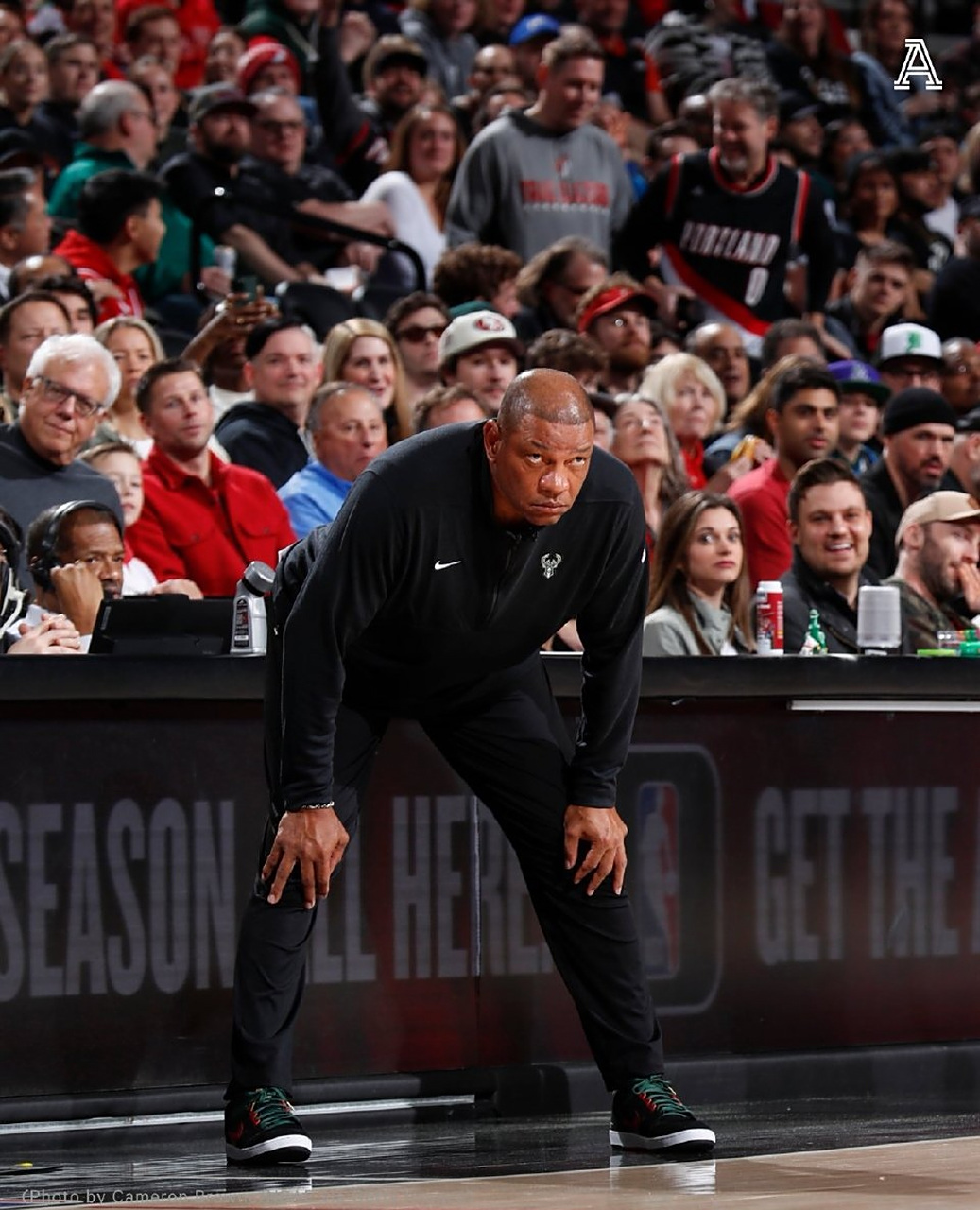 雄鹿客场不敌开拓者，遭遇败局