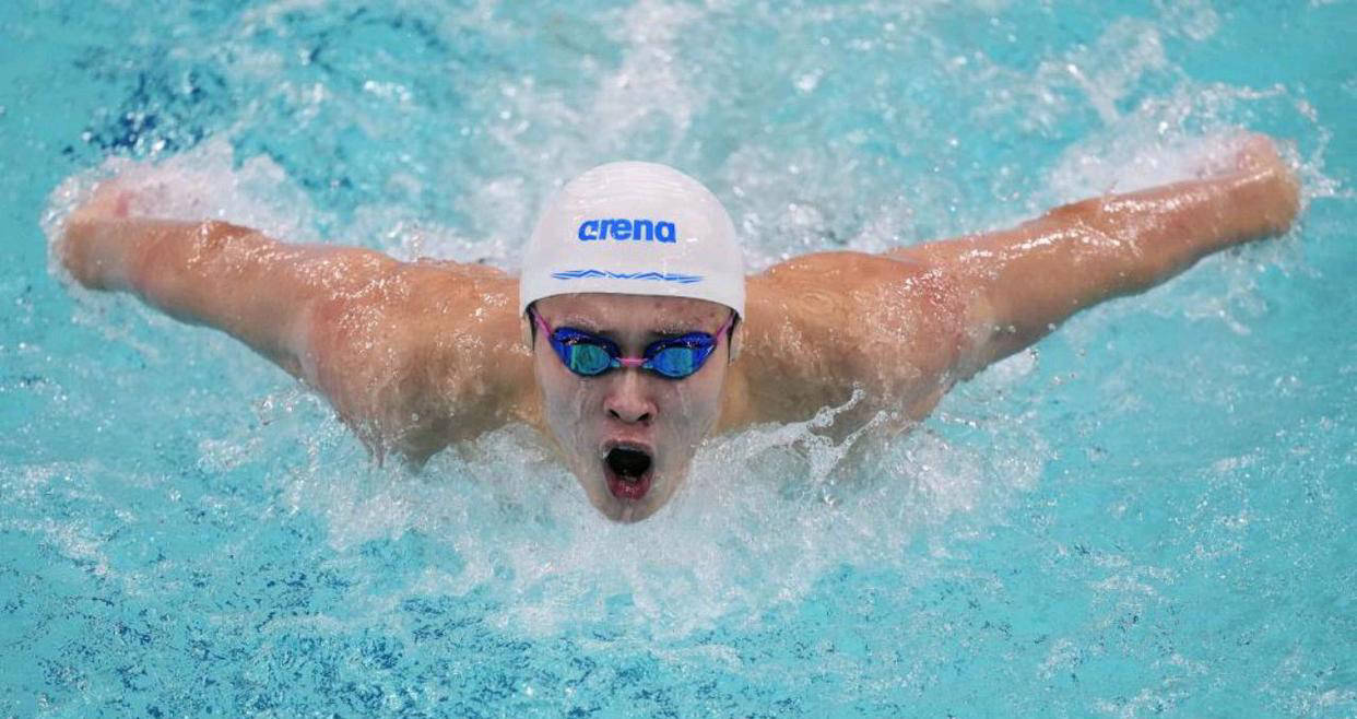 加拿大游泳选手勇夺男子蝶泳金牌